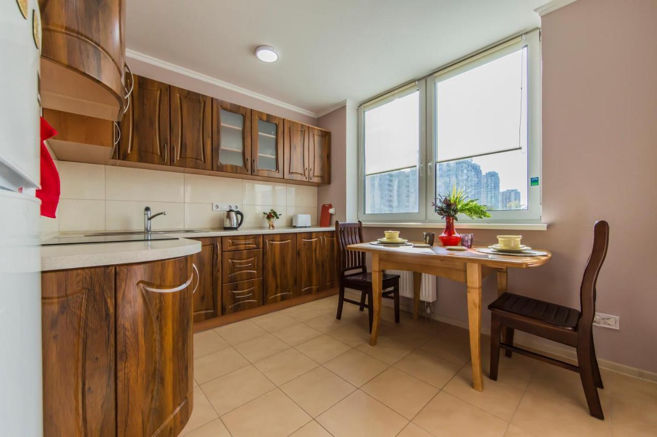 Super Comfort Flat For You Near The Metro. Kiev Dış mekan fotoğraf
