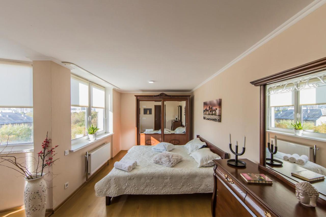 Super Comfort Flat For You Near The Metro. Kiev Dış mekan fotoğraf
