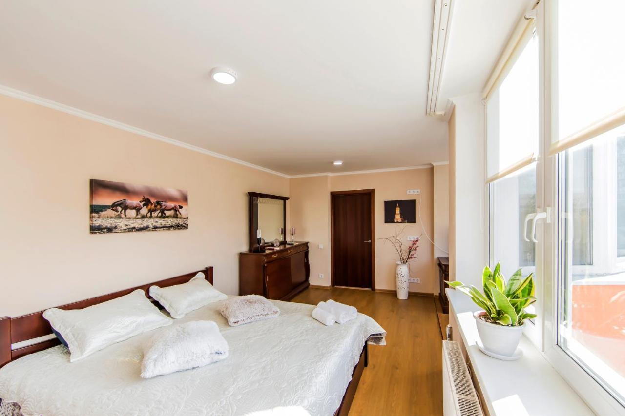 Super Comfort Flat For You Near The Metro. Kiev Dış mekan fotoğraf