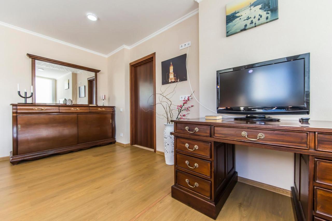 Super Comfort Flat For You Near The Metro. Kiev Dış mekan fotoğraf