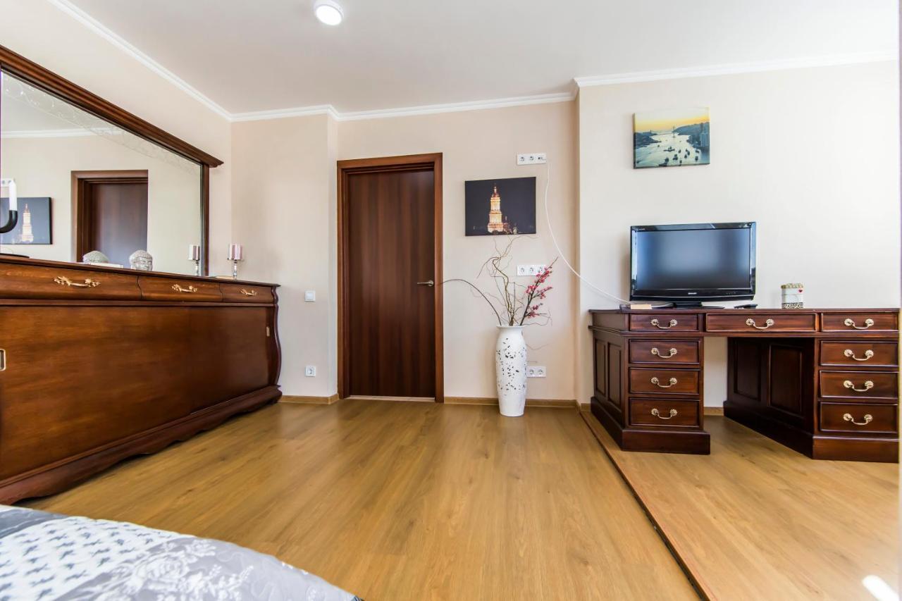 Super Comfort Flat For You Near The Metro. Kiev Dış mekan fotoğraf