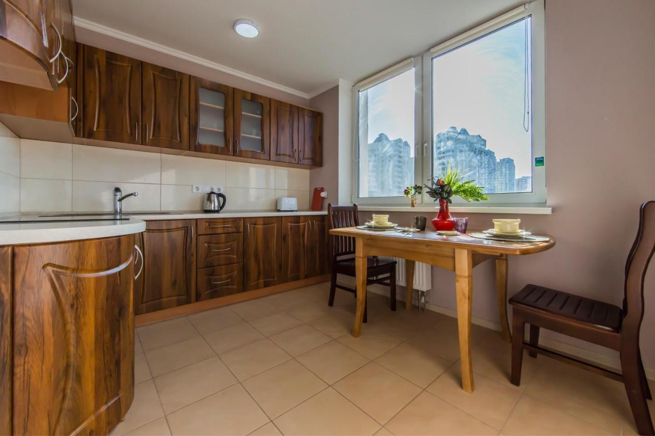 Super Comfort Flat For You Near The Metro. Kiev Dış mekan fotoğraf